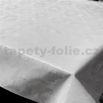 Ubrusy návin 30 m x 140 cm transparentní se vzorem s bílými květy