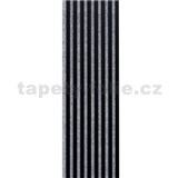 Dekorační panely černý mat 3D lamely na šedém filcovém podkladu 270 x 40 cm