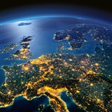 Vliesové fototapety noční Evropa z vesmíru rozměr 375 cm x 250 cm